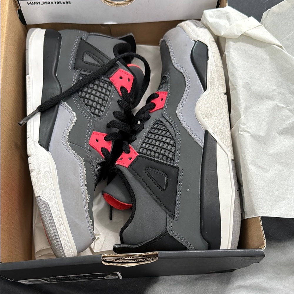 Jordan 4 Retro